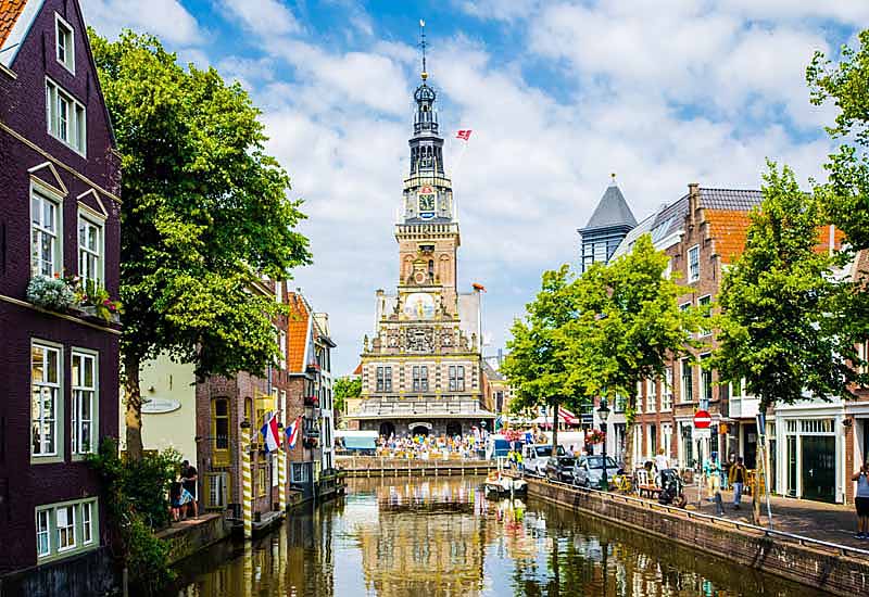 Alkmaar-Waagtoren-travellinqmedia.com